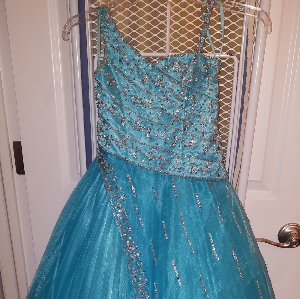 Gorgeous long size 6 pageant gown
